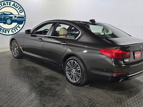 Used 2017 BMW 530i xDrive AWD/4WD image 3