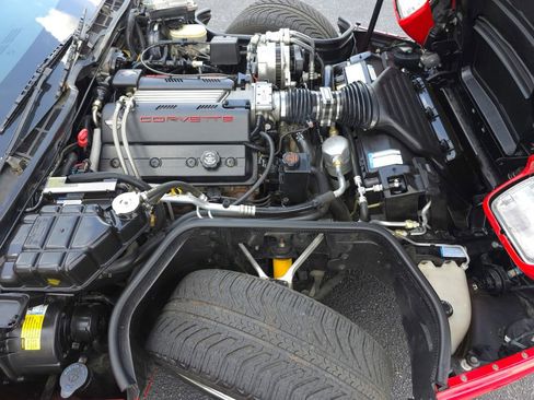 Used 1996 Chevrolet Corvette Coupe RWD image 19