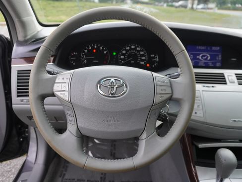 Used 2010 Toyota Avalon XLS FWD image 20