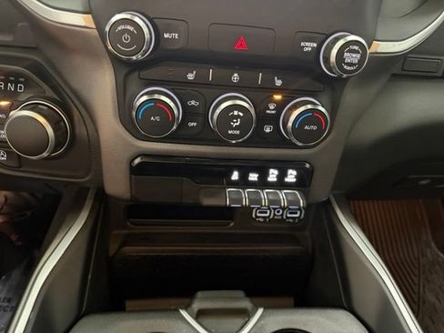 Used 2020 RAM 1500 Big Horn AWD/4WD image 22