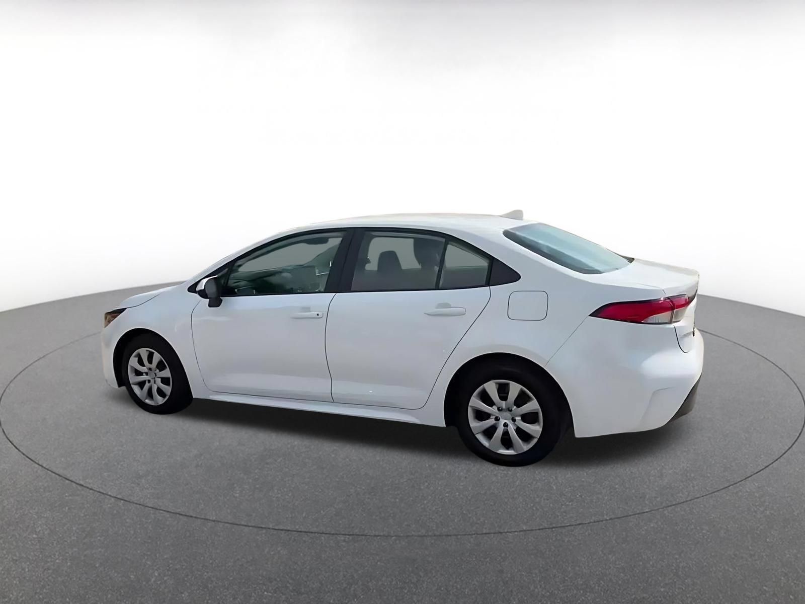 Used 2025 Toyota Corolla LE FWD image 10