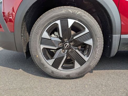 New 2025 Nissan Kicks SV w/ SV Premium Package AWD/4WD image 31