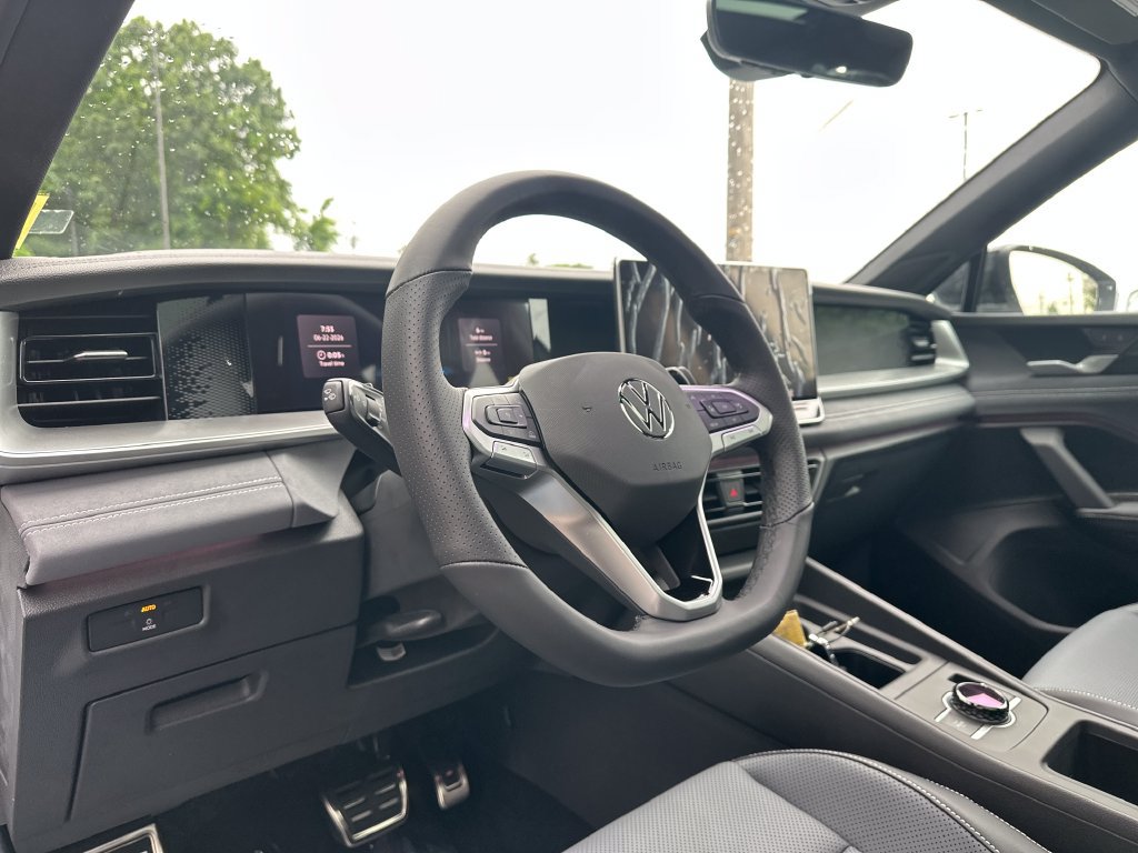 New 2026 Volkswagen Tiguan SE R-Line AWD/4WD image 11