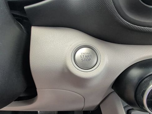 Used 2024 Hyundai Venue SEL FWD image 24