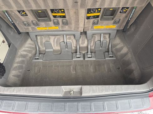 Used 2011 Toyota Sienna LE image 37