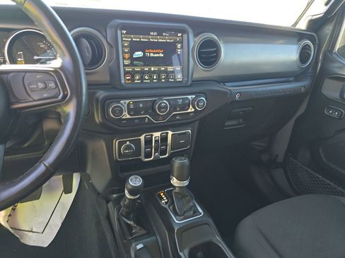 Used 2023 Jeep Wrangler Unlimited w/ Cold Weather Group image 5