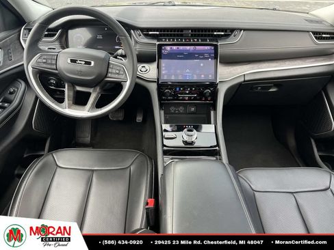 Used 2023 Jeep Grand Cherokee Limited w/ Luxury Tech Group II AWD/4WD image 14