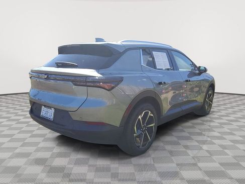 Used 2026 Chevrolet Equinox EV LT image 3