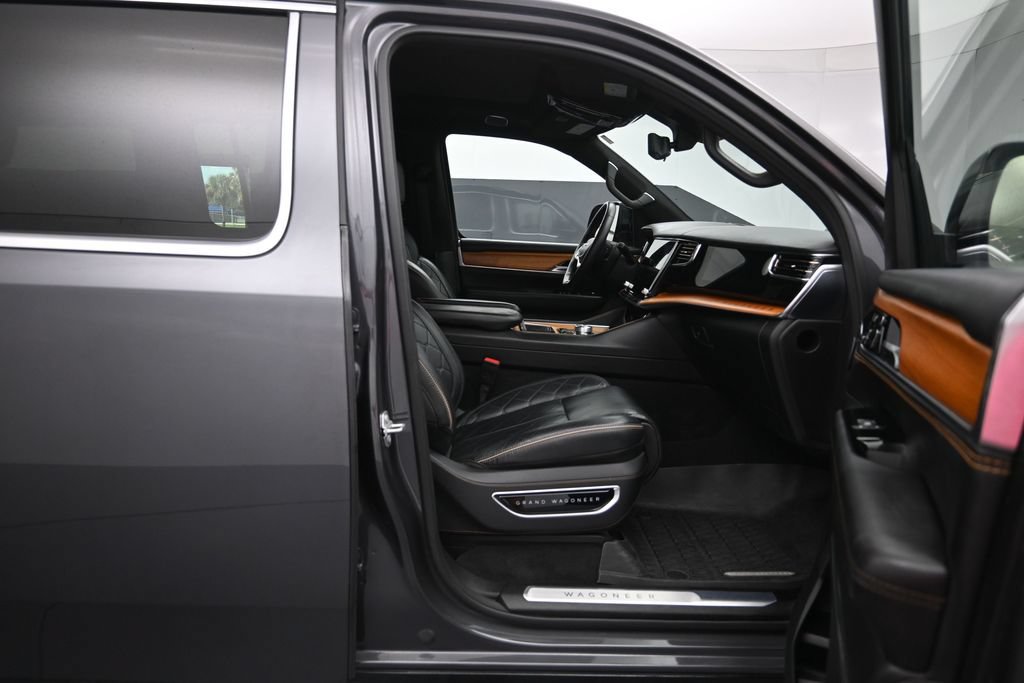 Used 2024 Jeep Grand Wagoneer L Series III AWD/4WD image 30