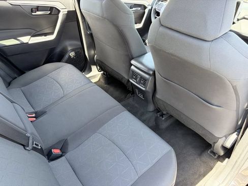 Used 2025 Toyota RAV4 XLE FWD image 15