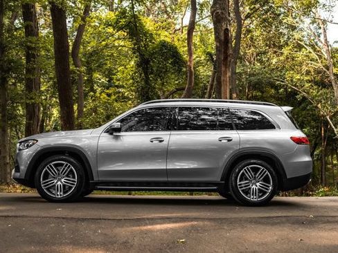 Used 2023 Mercedes-Benz GLS 450 4MATIC image 5