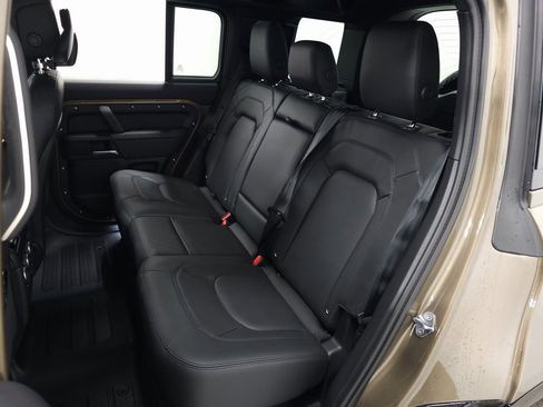 New 2026 Land Rover Defender 110 X-Dynamic SE AWD/4WD image 36
