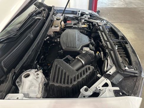 Used 2023 GMC Acadia SLT w/ Preferred Package FWD image 41
