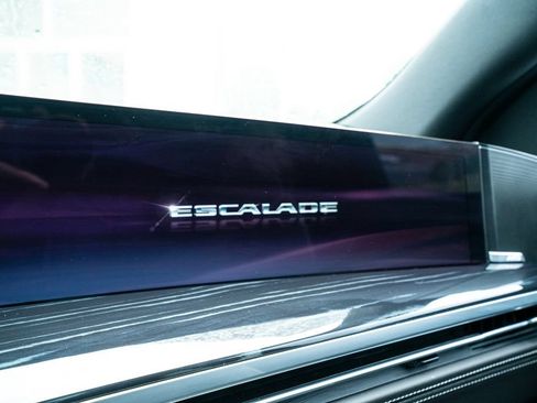 Used 2025 Cadillac Escalade Sport w/ LPO, ONYX Package AWD/4WD image 39