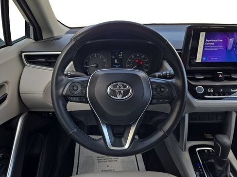 Used 2023 Toyota Corolla Cross LE FWD image 18