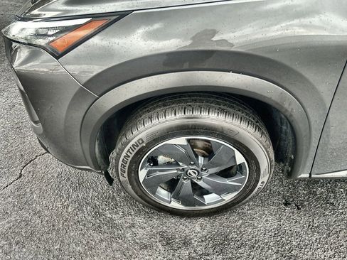 Used 2024 Nissan Rogue SV image 16