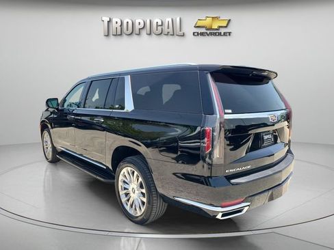 Used 2023 Cadillac Escalade ESV Premium Luxury RWD image 3