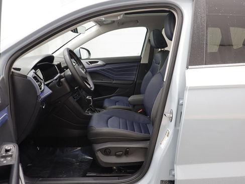 Used 2025 Volkswagen Taos SEL w/ Black Wheel Plus Package image 5