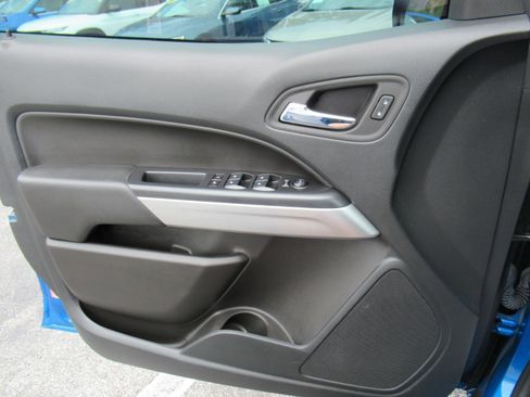 Used 2022 Chevrolet Colorado LT w/ LT Convenience Package RWD image 19