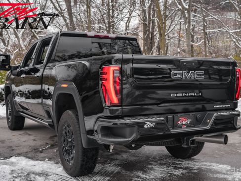 Used 2024 GMC Sierra 2500 Denali Ultimate image 3