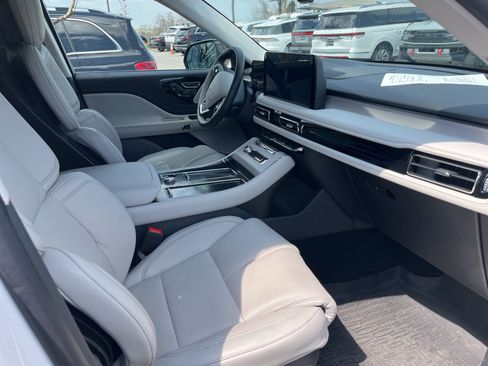 Used 2025 Lincoln Aviator Reserve w/ Equipment Group 201A image 11