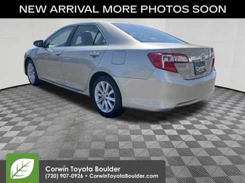 Used 2013 Toyota Camry XLE w/ Leather Pkg FWD image 5