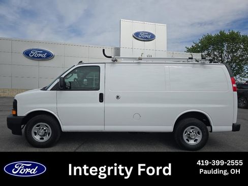 Used 2017 Chevrolet Express 2500 RWD image 1
