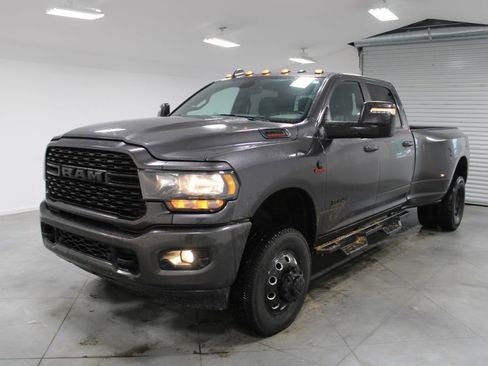 Used 2024 RAM 3500 Big Horn w/ Night Edition AWD/4WD image 4