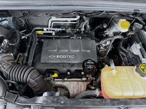 Used 2018 Chevrolet Trax LT w/ LT Convenience Package image 28