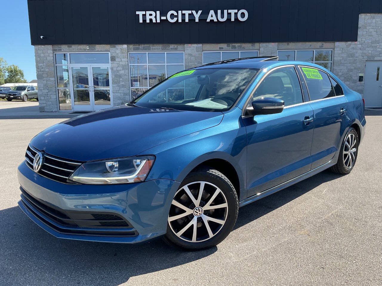 Used 2017 Volkswagen Jetta SE FWD image 1