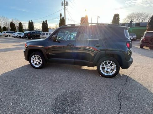Used 2020 Jeep Renegade Latitude w/ Cold Weather Group AWD/4WD image 3