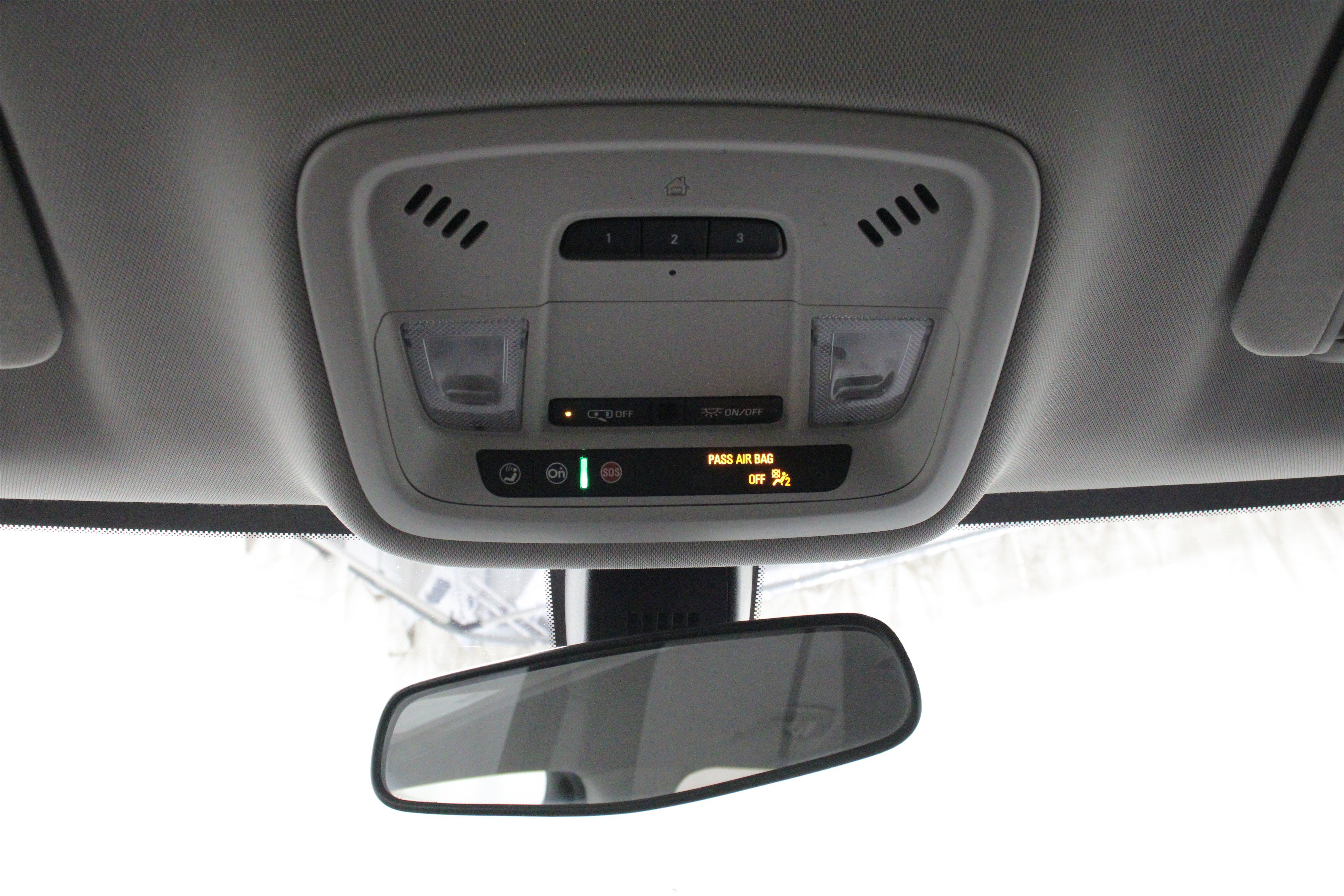 Used 2021 Chevrolet Traverse LT FWD image 23