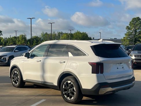 Used 2025 Kia Sorento S FWD image 10