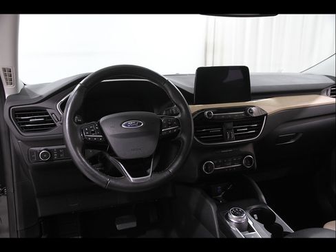 Used 2022 Ford Escape Titanium w/ Titanium Elite Package AWD/4WD image 6