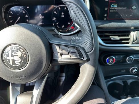 Used 2024 Alfa Romeo Stelvio Sprint image 41