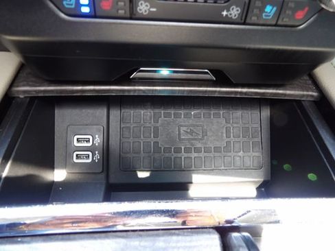 Used 2018 Ford Expedition Limited w/ Equipment Group 301A AWD/4WD image 35