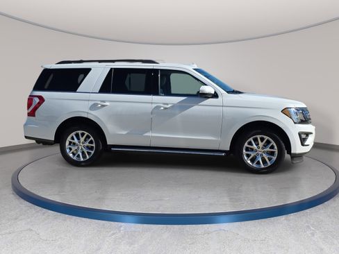 Used 2021 Ford Expedition XLT RWD image 5