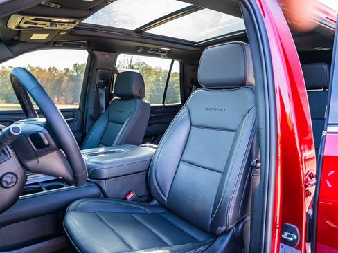 Used 2023 GMC Yukon Denali image 25