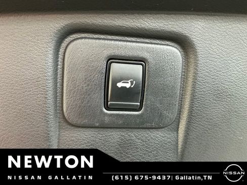 Used 2017 Nissan Murano Platinum w/ Platinum Technology Package FWD image 19