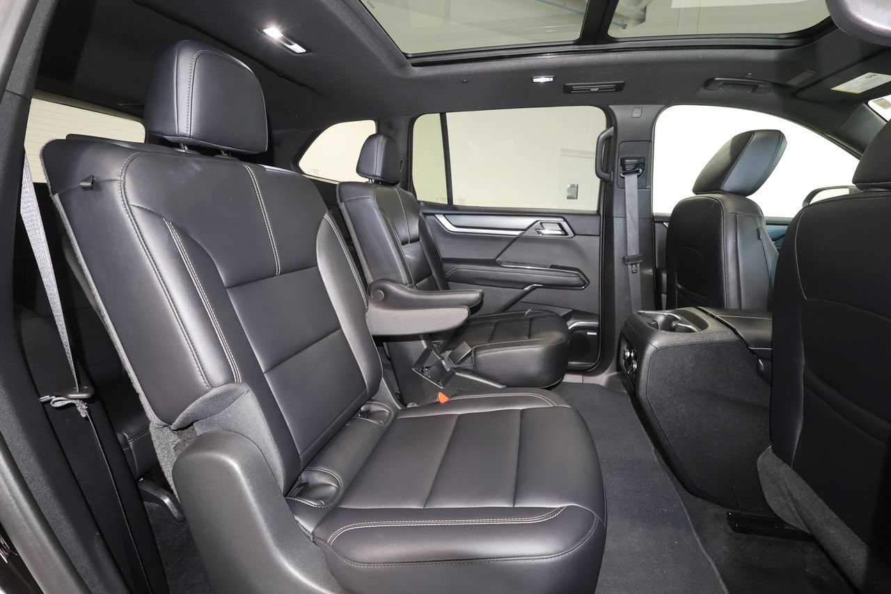 Certified 2026 GMC Acadia Elevation w/ Elevation Premium Package FWD image 28