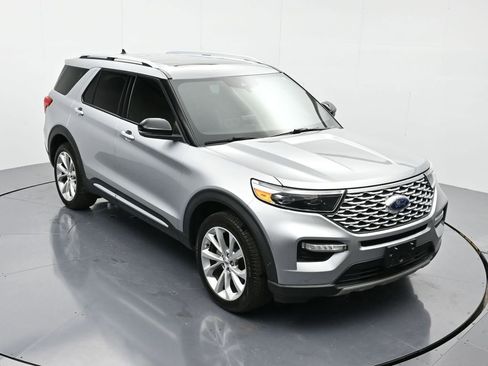 Used 2021 Ford Explorer Platinum w/ Equipment Group 601A AWD/4WD image 40