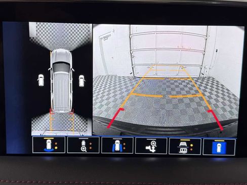 Used 2022 Chevrolet Tahoe RST w/ Luxury Package image 28