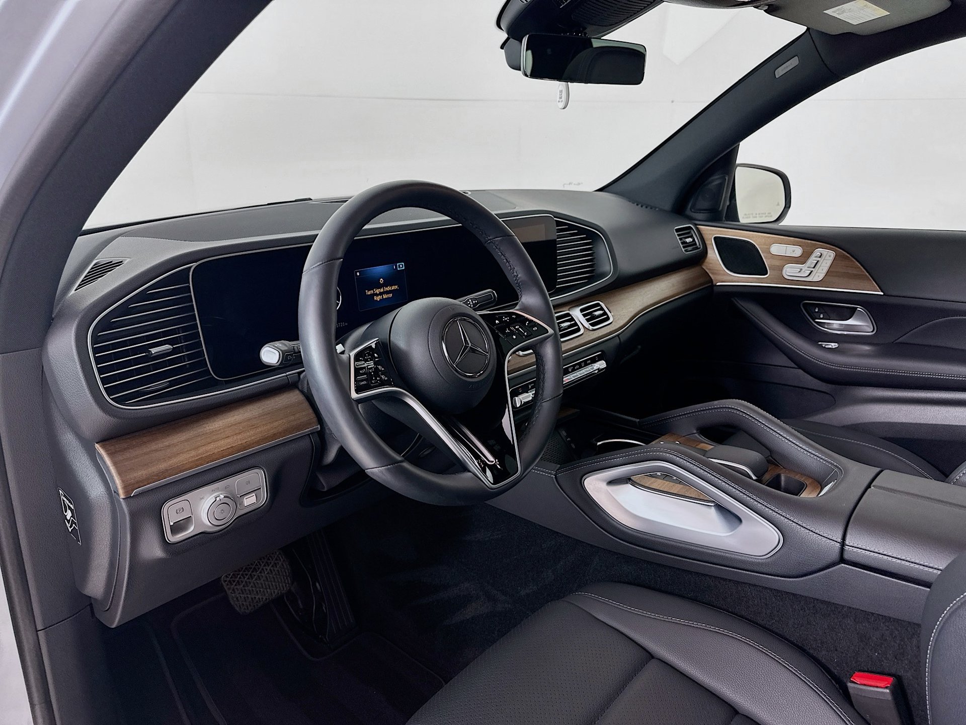 Used 2025 Mercedes-Benz GLE 350 4MATIC image 10