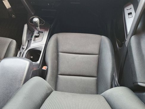 Used 2018 Toyota RAV4 LE image 13