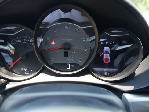 Certified 2024 Porsche 718 Cayman S RWD image 22
