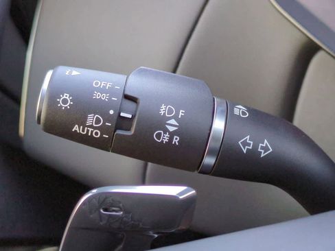 Certified 2025 Land Rover Range Rover Sport Dynamic SE image 28