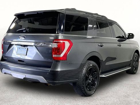Used 2021 Ford Expedition XLT RWD image 2
