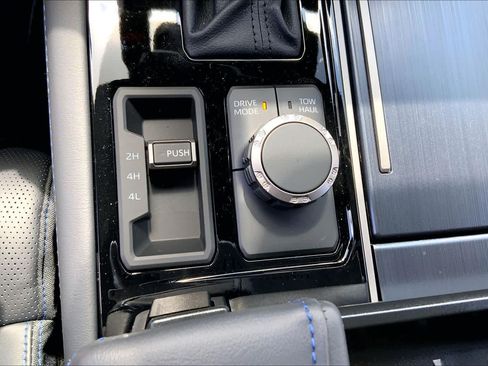 New 2026 Toyota Sequoia Platinum AWD/4WD image 20