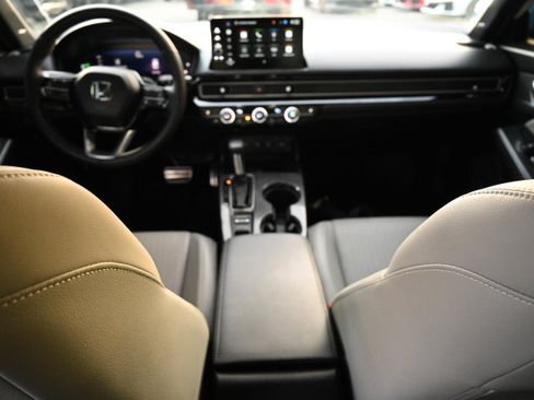 Used 2025 Honda Civic Sport Touring image 3