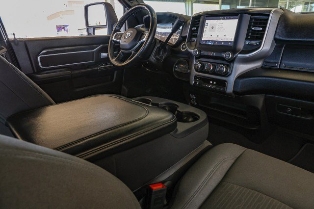Used 2024 RAM 2500 Big Horn AWD/4WD image 33